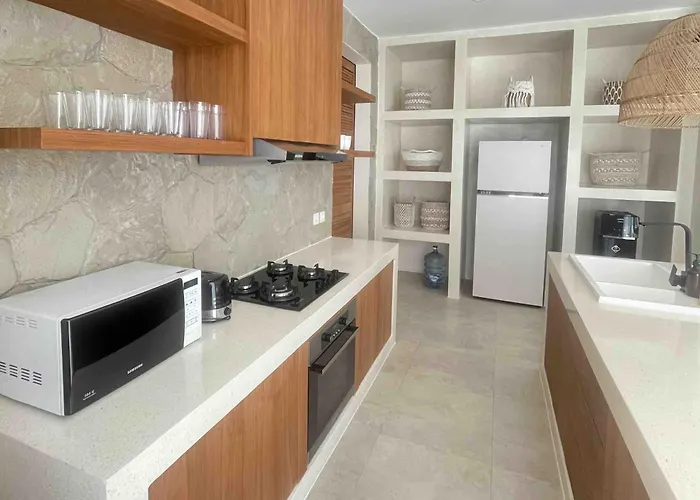 Villa Anwa Cove - Gorgeous 6-br & 2-pool In Bali Umalas (Bali)